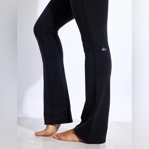 ALO | airbrush high waist 7/8 bootleg leggings | XS - Picture 4 of 4